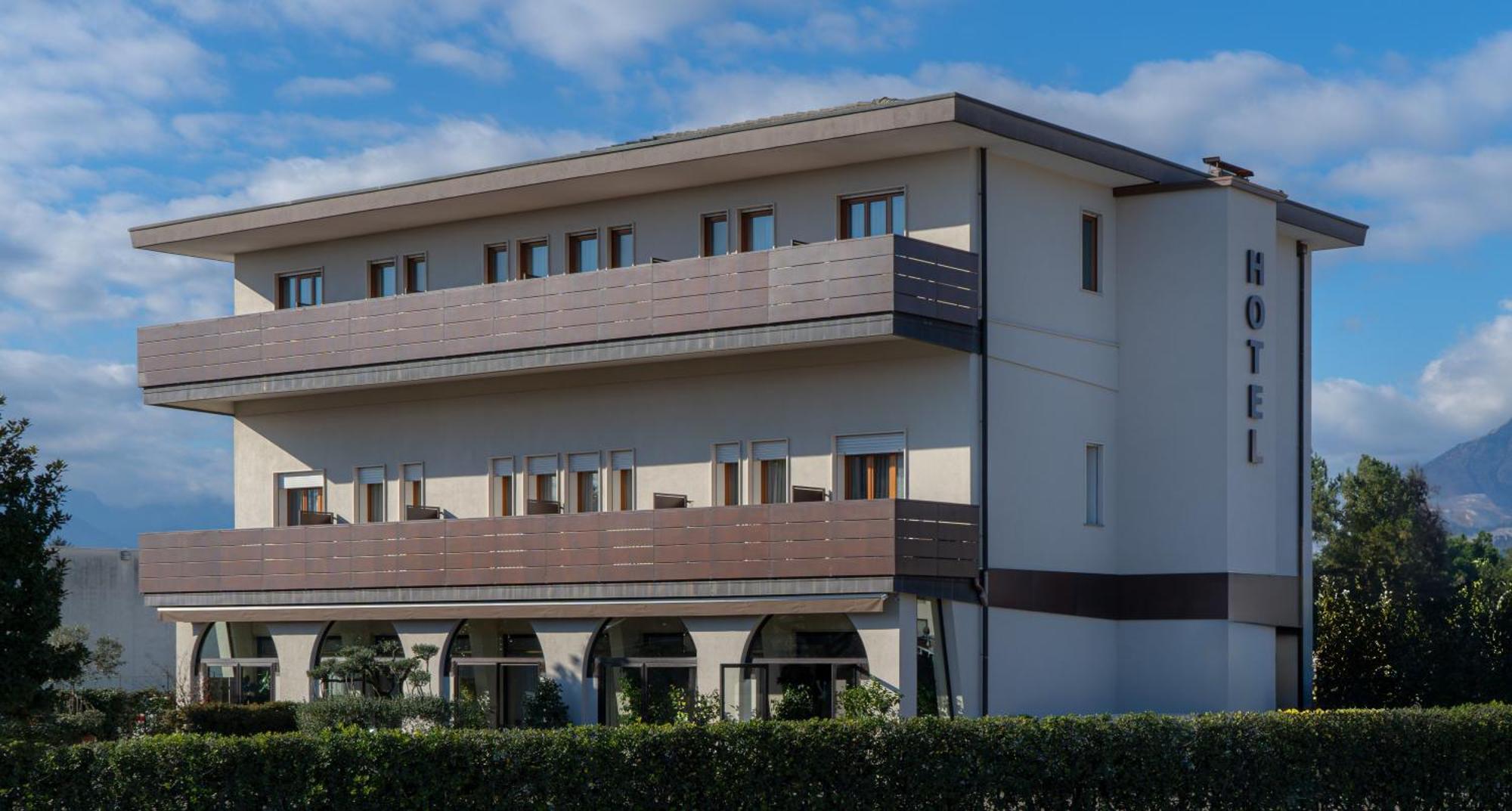 Albergo Ristorante Belvedere Thiene Buitenkant foto