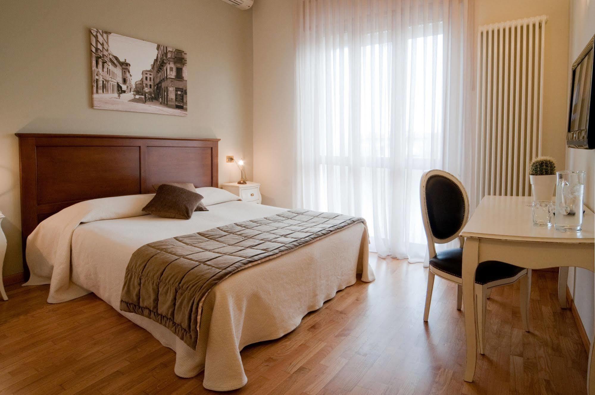 Albergo Ristorante Belvedere Thiene Buitenkant foto