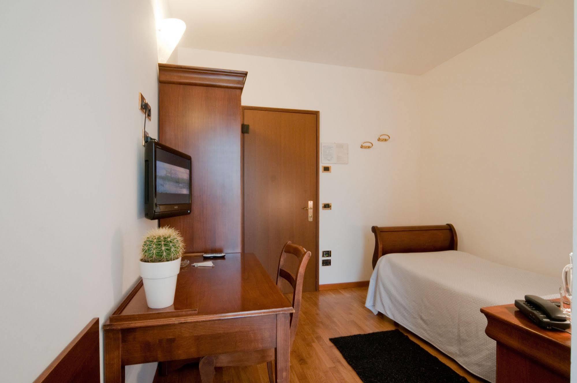 Albergo Ristorante Belvedere Thiene Buitenkant foto